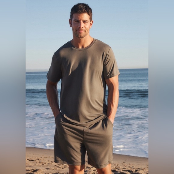NWT Barefoot Dreams Malibu Collection in Carbon Grey Men’s Jersey Short - Size L - Picture 2 of 8
